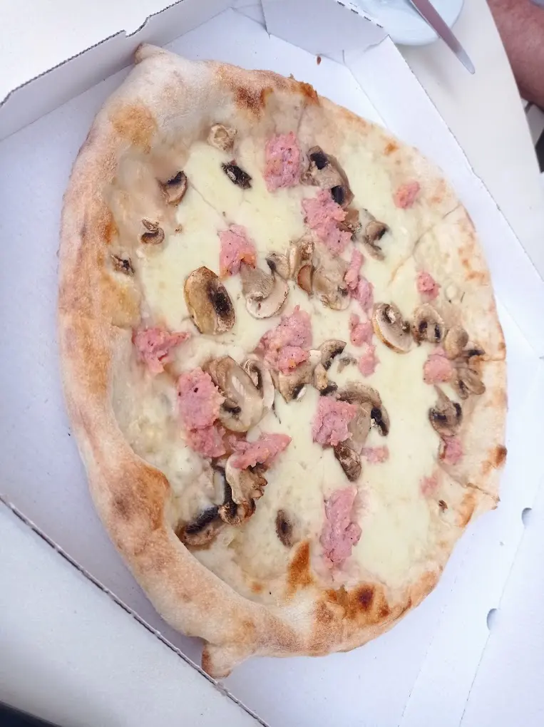 Pizza Provola